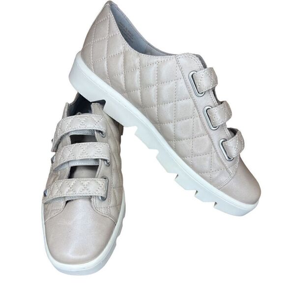 Bernardo Dillan Quilted Sneaker in Clay NWOB Size 9M - Picture 4 of 10